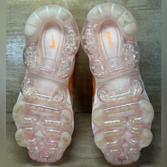Nike Air VaporMax Plus Womens Size 6.5 Running Shoes Sneakers Guava Ice - Picture 8 of 12